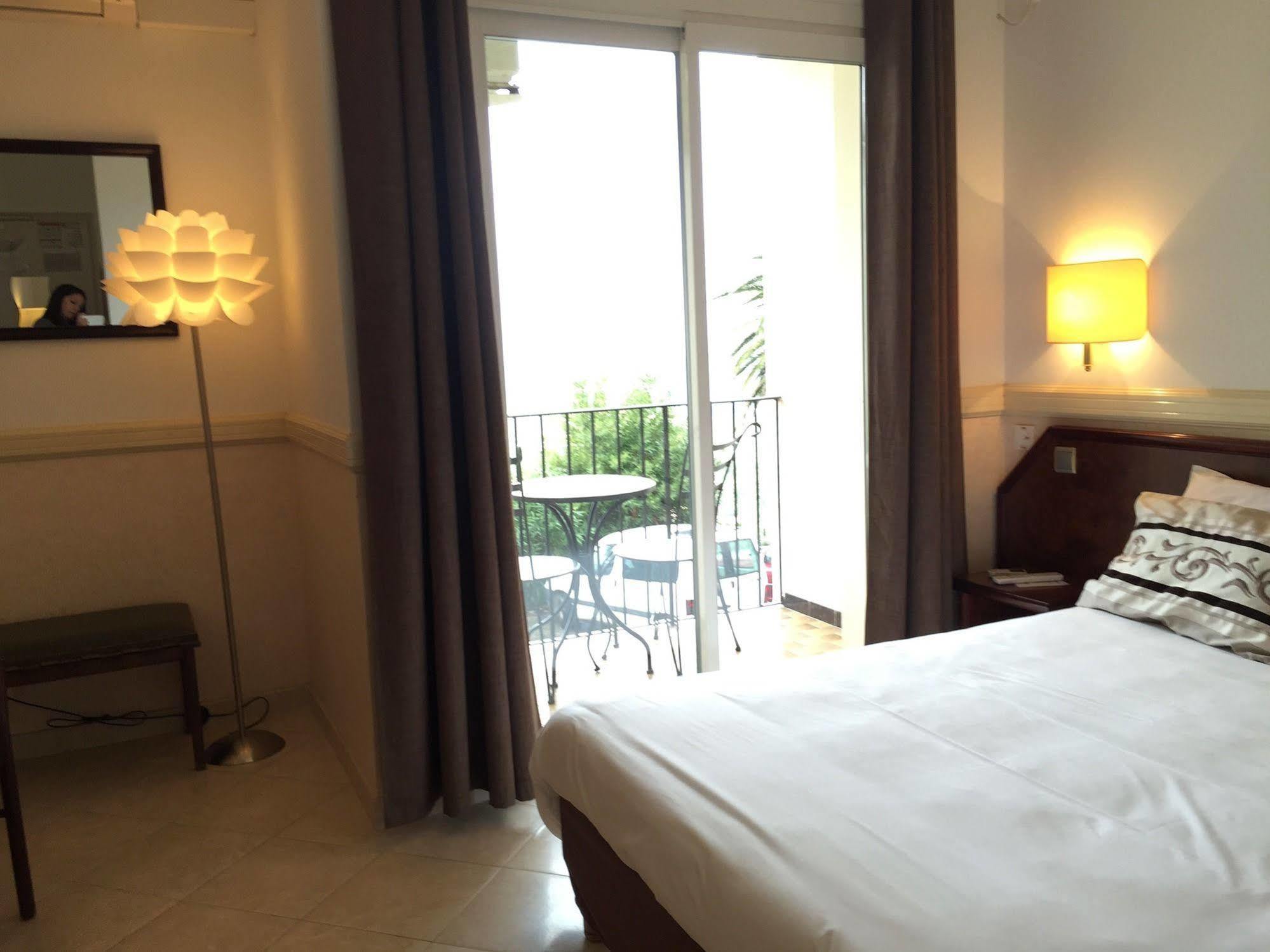 Hotel Des Roches ซาร์แตน ภายนอก รูปภาพ